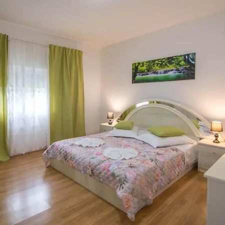 Luce Mala Apartment *