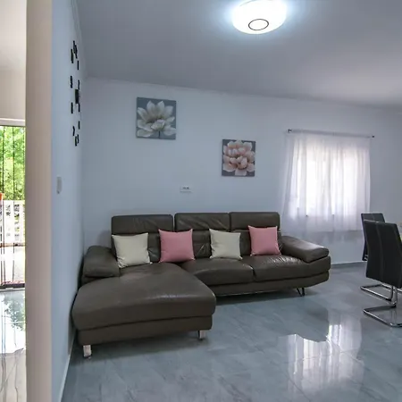 Apartment Luce Mala *