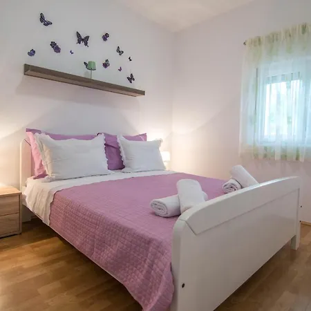 Luce Mala Apartament Zagvozd